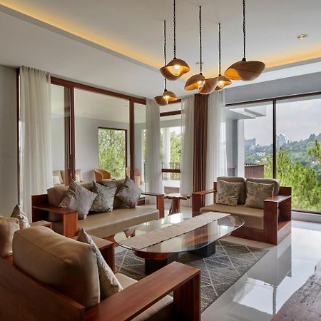 Anindya Hill View Villa 7 Bedrooms With A Private Swimming Pool باندونج المظهر الخارجي الصورة