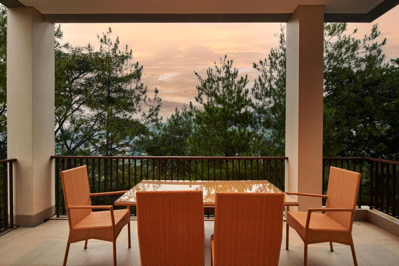 Anindya Hill View Villa 7 Bedrooms With A Private Swimming Pool باندونج المظهر الخارجي الصورة
